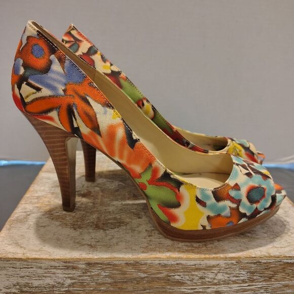 Nine West Red and Orange Blue Peep Toe Sling Back Heels Size 8.5. A3 - Picture 1 of 7
